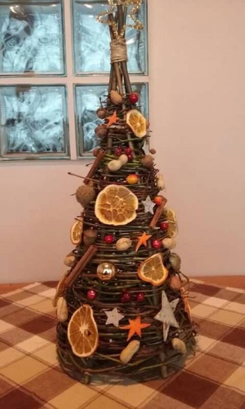 До нового года остаётся всё меньше времени. 02