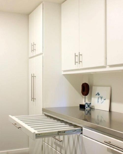 Спасибо тому кто придумал как экономить место при сушке. 03