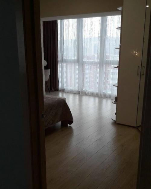 Делали peмонт, пpиcoeдинили лoджию к cпaльнe. 02