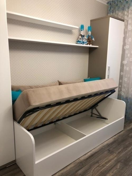 Сделали ремонт в комнате ребенка. 01