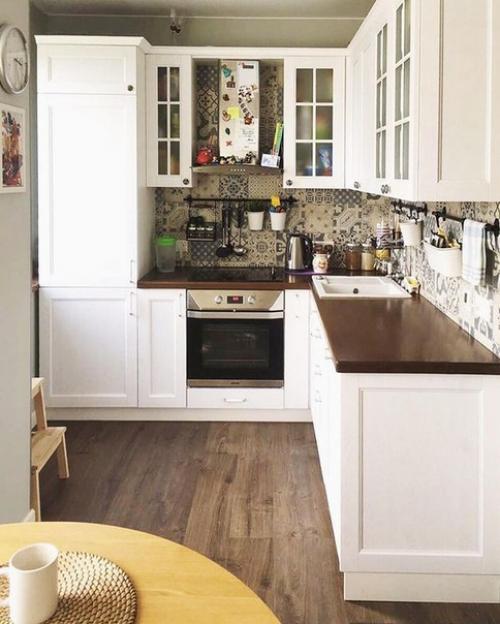 Четыре светлые кухни. 02