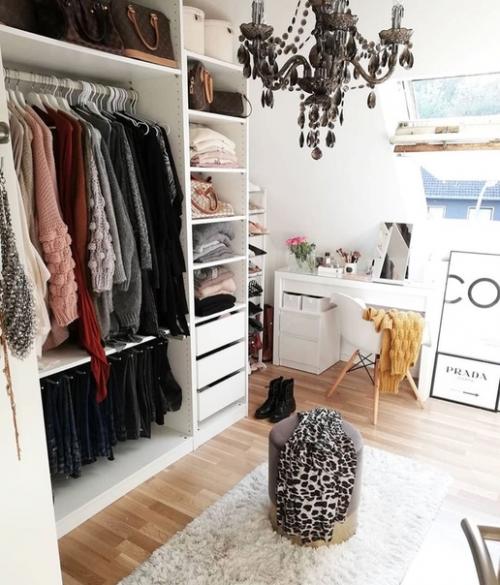 Когда на улице холодно и темно, лучше всего оставаться дома. 07