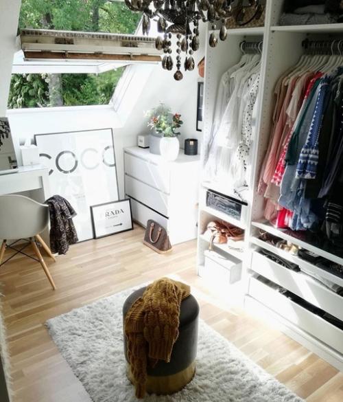 Когда на улице холодно и темно, лучше всего оставаться дома. 08