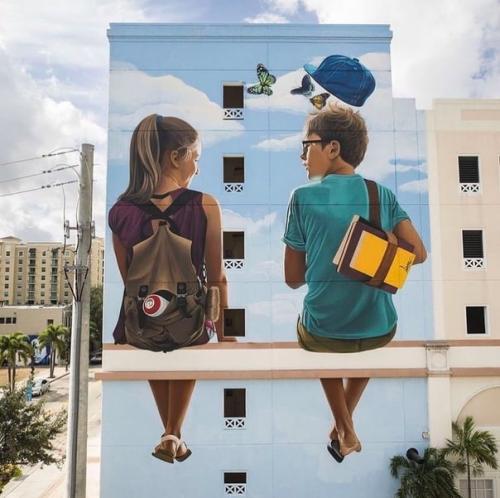 Потрясающе!  Какое чувство пропорции на таких объёмах!