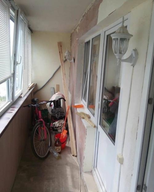 Ремонт балкона от нашего подписчика и его пушистого друга. 05