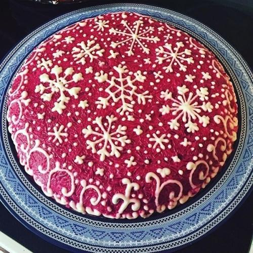 Новогодние салаты с мышками и ёлочками. 07