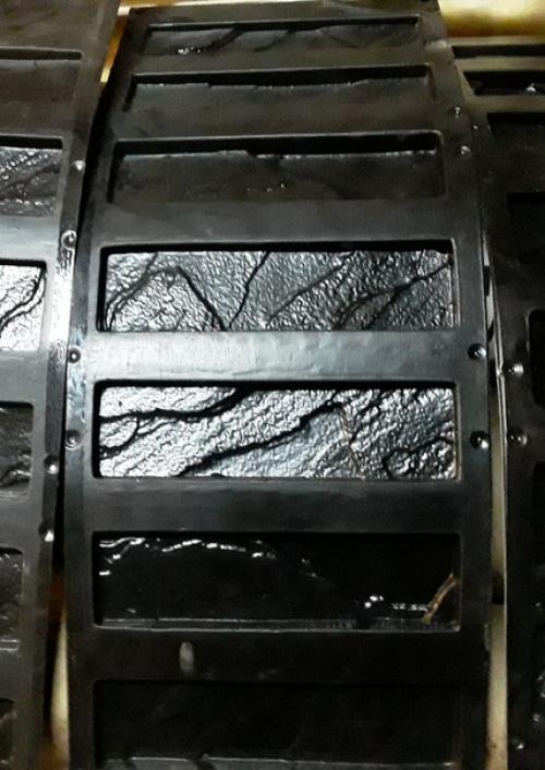 Себе декоративный камушек из гипса в желтом цвете залил. 03