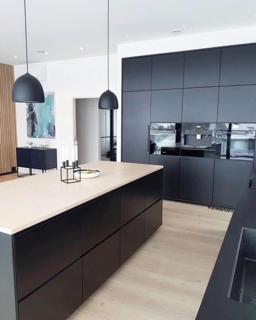 Доброе утро!  Оцените дизайн дома, что бы вы добавили или изменили в нем?