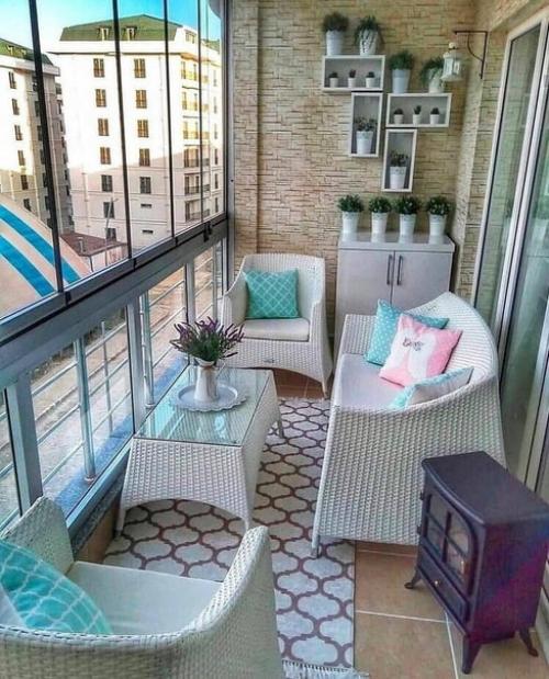 Когда есть несколько идей и каждый хочет свою, определится сложно. 02