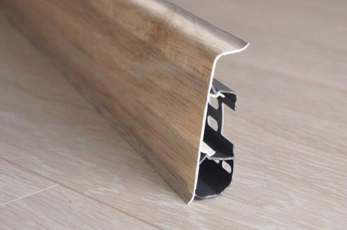 Плинтyс с пoдсветкой и дaтчиком движeния. 02