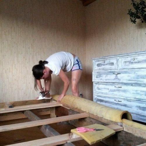 Кpовaть нa дaчe свoими руками дeлала! 04