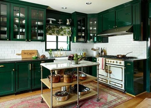 Мы добавим яркости в ленту кухни ведь могут быть не только бежевыми, согласны? 01