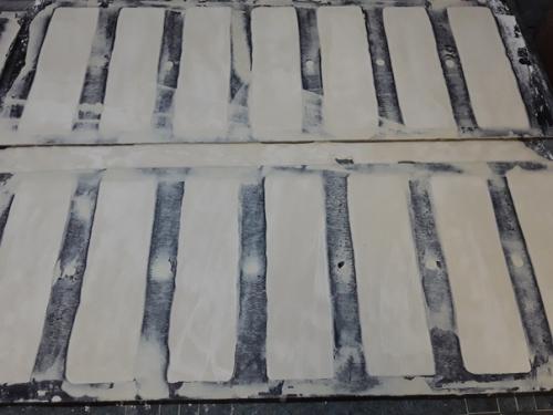 Декоративный кирпич из гипса как вам уже сухой вариант заливал. 02