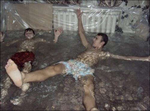 Ребята развлекаються. Хочется услышать ваше мнение.