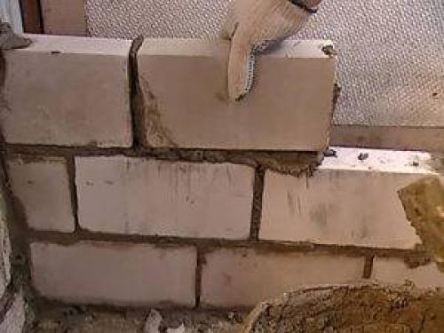 Кладка в четверть кирпича. Допустимое применение кладки блоков на ребро и возможные риски 02