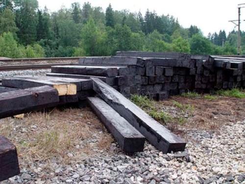 Фундамент для сарая из шпал. Фундамент из шпал: делать или нет?