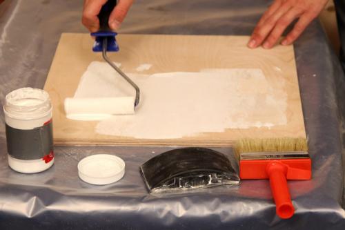 Стены из фанеры чем покрыть. 3 лучших способа для окрашивания изделий из фанеры