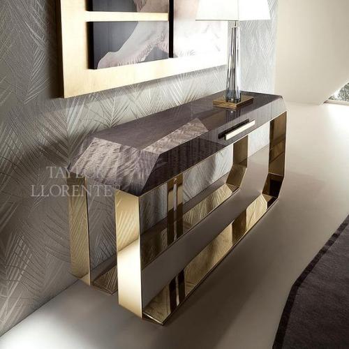 Консоли в интерьере 07