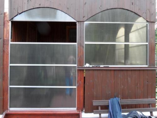 Окна своими руками из поликарбоната. Остекление веранды сотовым поликарбонатом.