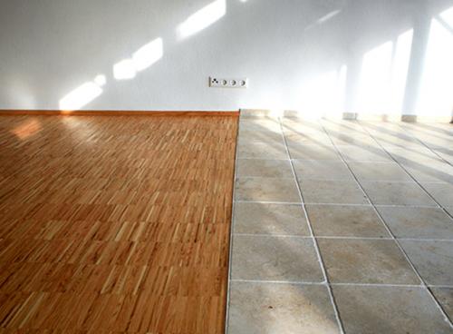 Как положить плитку на деревянный пол в коридоре. Как уложить плитку