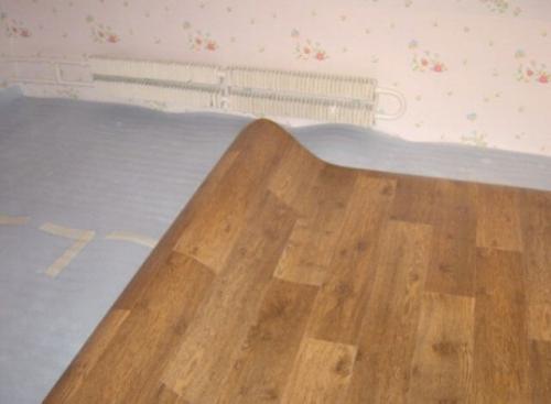 Линолеум, как распрямить. Как выровнять слежавшийся линолеум от складок и загибов