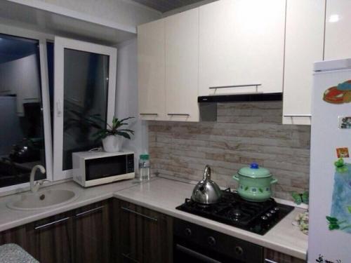 Как Вам кухонька с мойкой у окна? 03