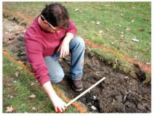 Как делать дорожки из плитки.  Планировка и разбивка дорожки 07