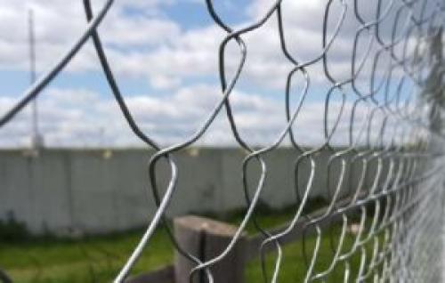 Сетка рабица ячейка. Основные размеры сетки-рабицы для забора и рекомендации по выбору 10