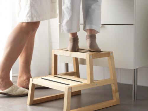 Табурет с трансформацией в лестницу – универсальный стул или два предмета в одном 03