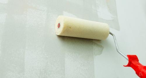 Обои на водоэмульсионную побелку. Подготовительный процесс