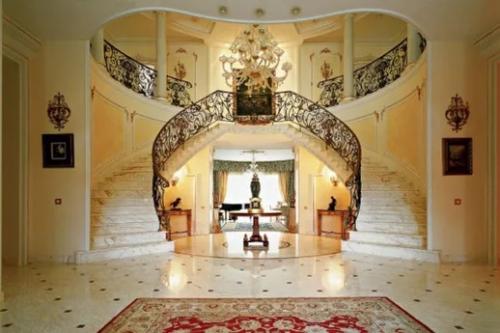 Шикарные лестницы 05