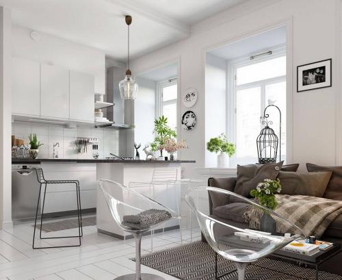 Прозрачная мебель в интерьере 01