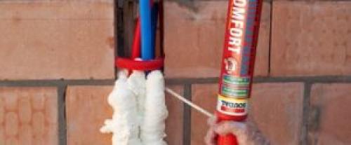 Утепление пеной. Используется ли монтажная пена из баллона для утепления стен внутри и снаружи дома?