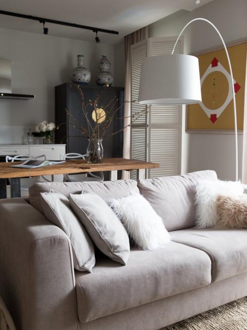 Интересный дизайн квартиры в белом цвете с яркими акцентами 05