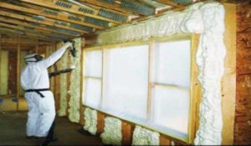Утепление пеной. Используется ли монтажная пена из баллона для утепления стен внутри и снаружи дома?