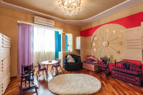 Часы для гостинной 02