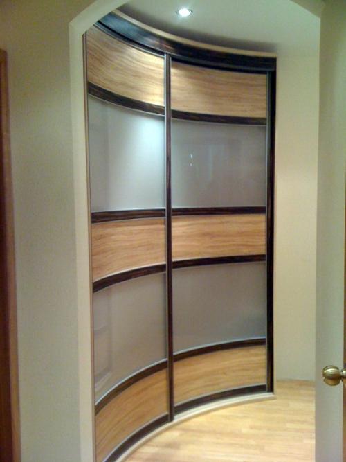 Угловой встроенный шкаф-купе 04