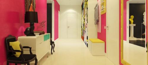 Яркие стены в прихожей 06