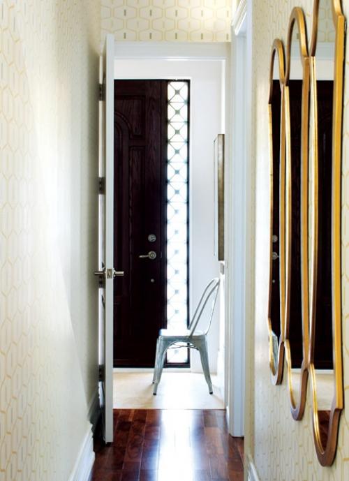 Как расширить узкий коридор. Узкий и длинный коридор - как визуально его увеличить?