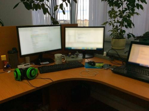 Рабочее место программиста. Как выглядят рабочие столы программистов? Часть 2