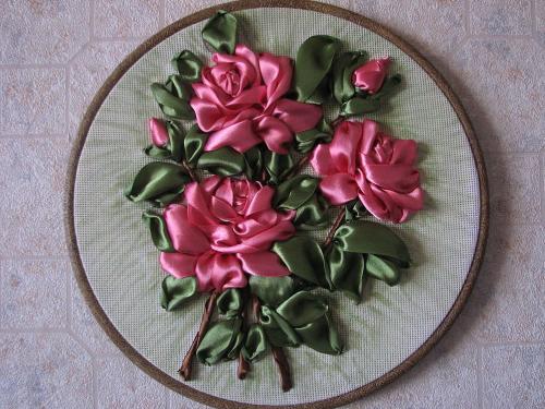 Вышивка лентами в интерьере. Немного истории