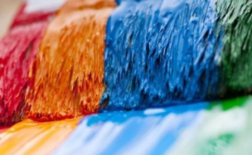 Варианты покраски стен в ванной. Советы по выбору краски