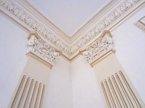 Какая лепнина лучше гипс или полиуретан. Гипсовая лепнина или полиуретан: что лучше?