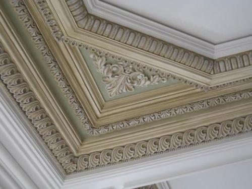 Какая лепнина лучше гипс или полиуретан. Гипсовая лепнина или полиуретан: что лучше?