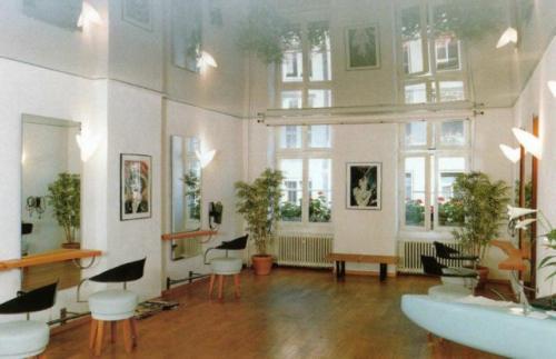 Как визуально потолок сделать выше. Разновидности потолков