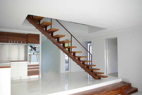 Косоур. Лестницы на косоурах прямые и с поворотом