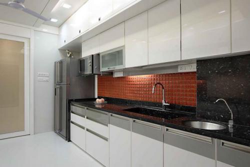 Холодильник в жилой комнате. Куда поставить холодильник?