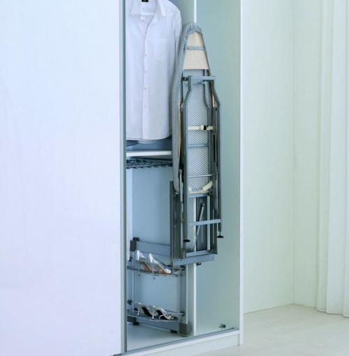 Туалетный столик в шкафу купе. Прячься скорее в шкаф! Семь идей о том, как сделать квартиру просторнее