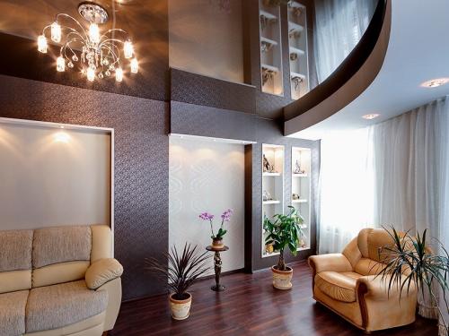 Как визуально потолок сделать выше. Разновидности потолков