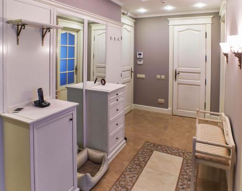 Дизайн узкого коридора в панельном доме. Варианты оформления дизайна коридоров квартиры в панельном доме